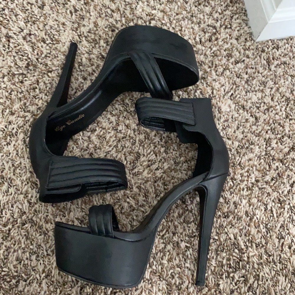 Heel - Picture 2 of 3